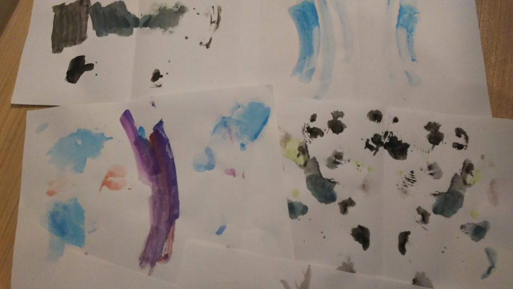 【4歳】絵を描くことが苦手な幼児が触発された絵本と絵具 【4歳】絵を描くことが苦手な幼児が触発された絵本と絵具
